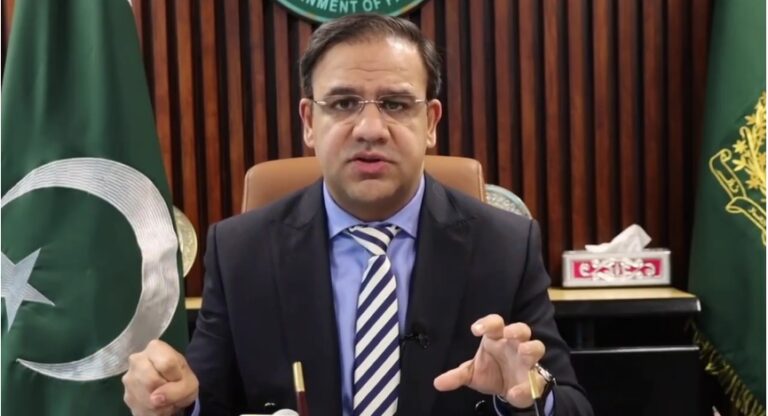 Ministry of IT to launch “Smartphone for All” project on easy installments: Minister