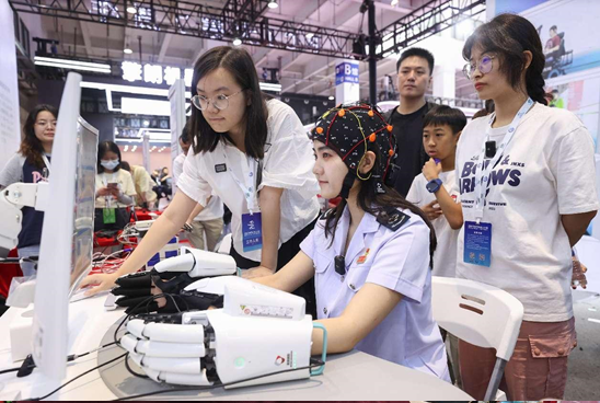 China accelerates efforts to develop brain-computer interface technology