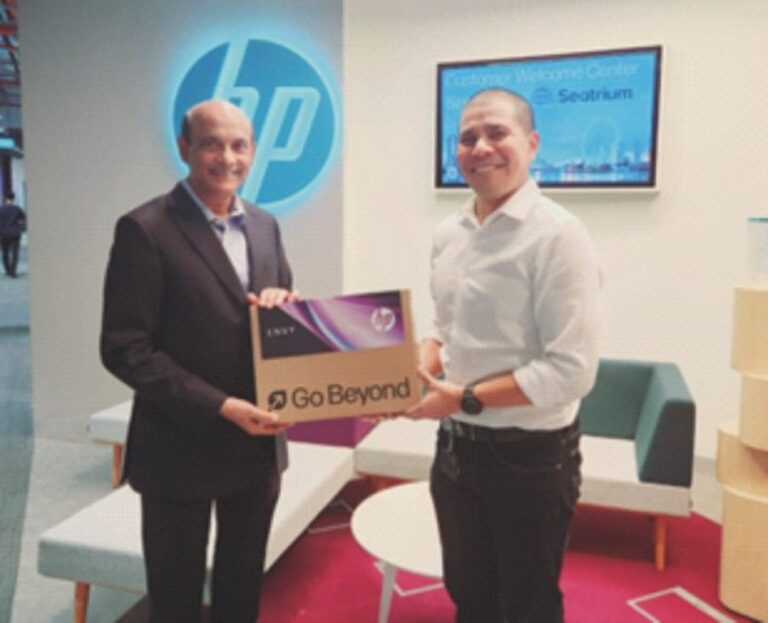 JBS revolutionizing productivity and innovation; introduces HP’s AI PCs to Pakistan