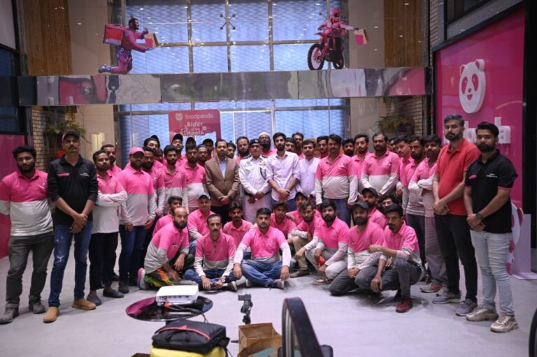 foodpanda Partners with Karachi Traffic Police to Promote Rider Safety