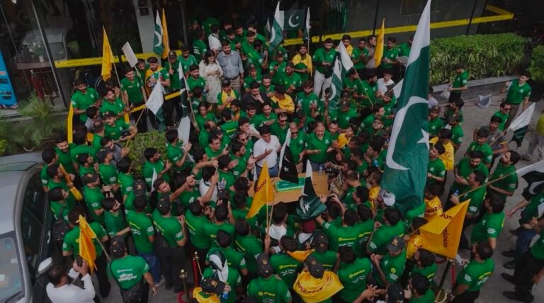 Cheezious Celebrated Independence Day with Patriotic Rally and Corporate Engagement Event at Gulberg Branch
